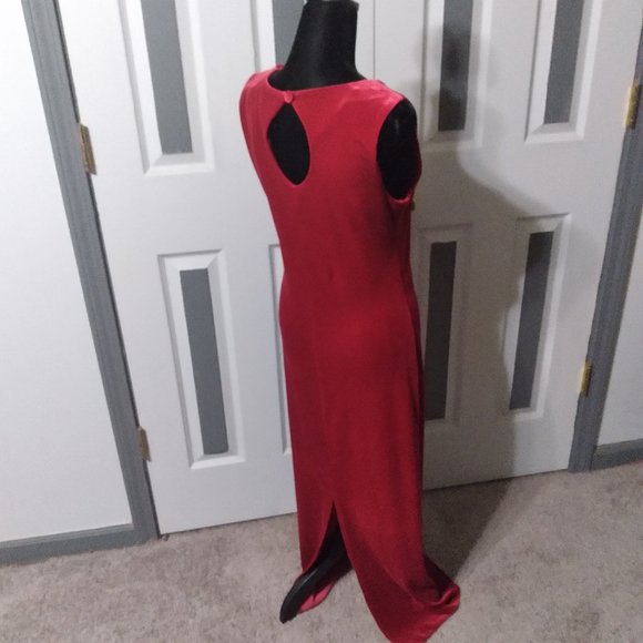 "Scarlet 2000" Size 8, red, soft, velvet evening gown. - Picture 2 of 3